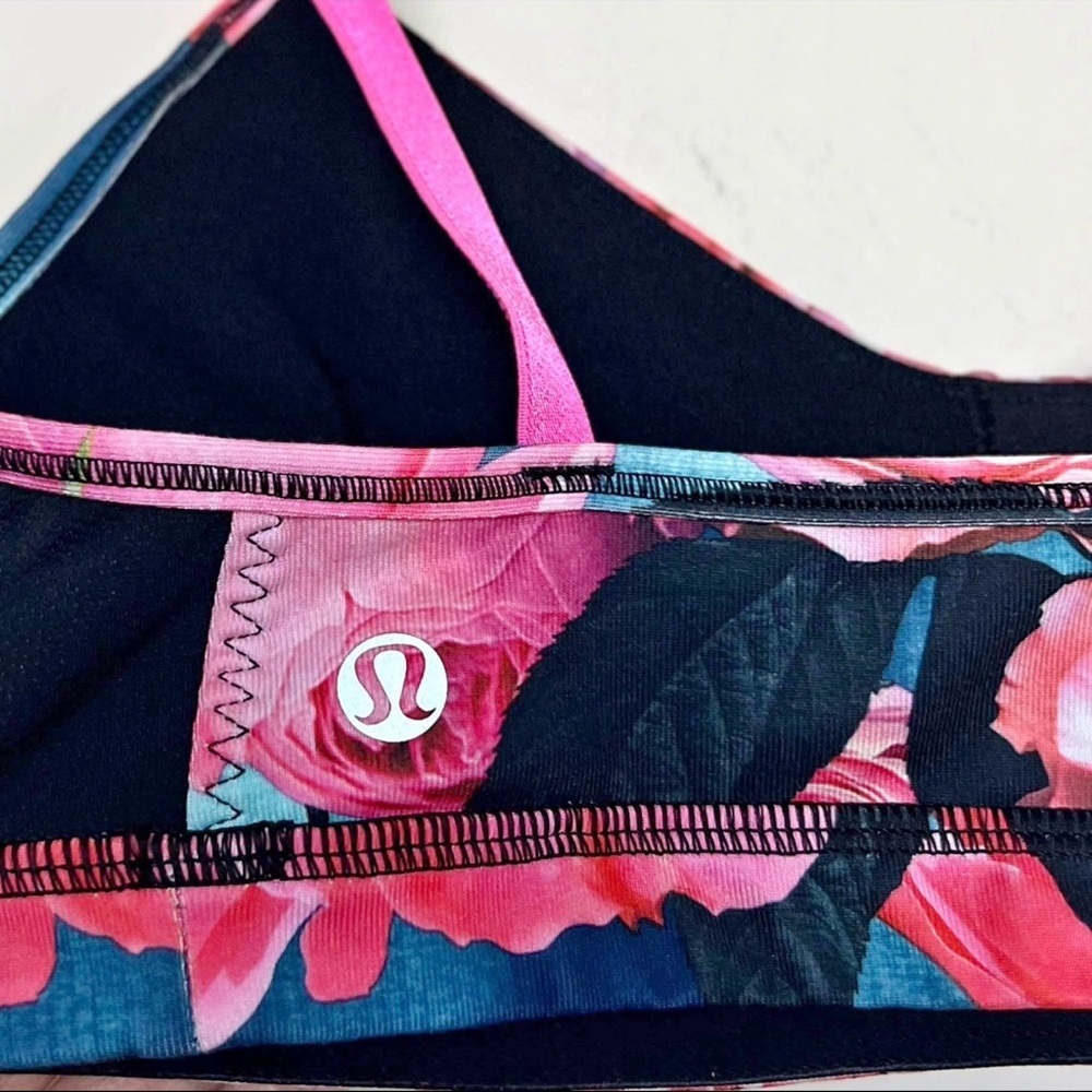 Lululemon secret garden top. Size 4 - Picture 4 of 4
